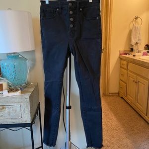 Madewell 10 inch high rise skinny jeans in black!